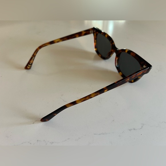Madewell Pierport Sunglasses - Whiskey Tort - Tortise - Picture 7 of 8